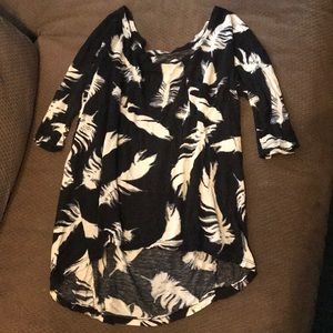 Black and white feather top with breast pocket